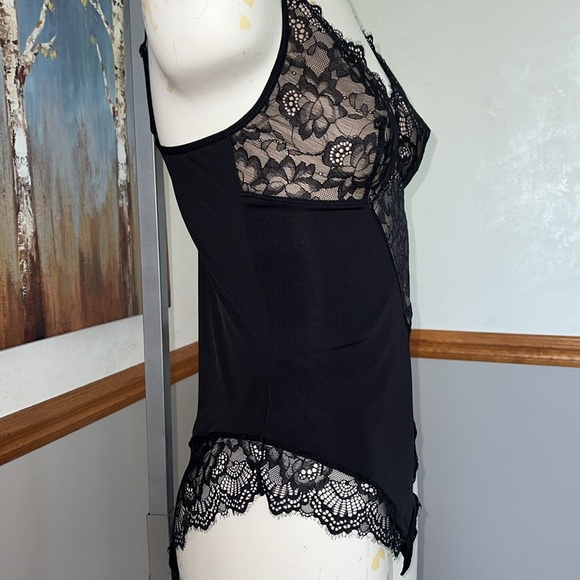 Black Lace Trim Bodysuit - Picture 4 of 8